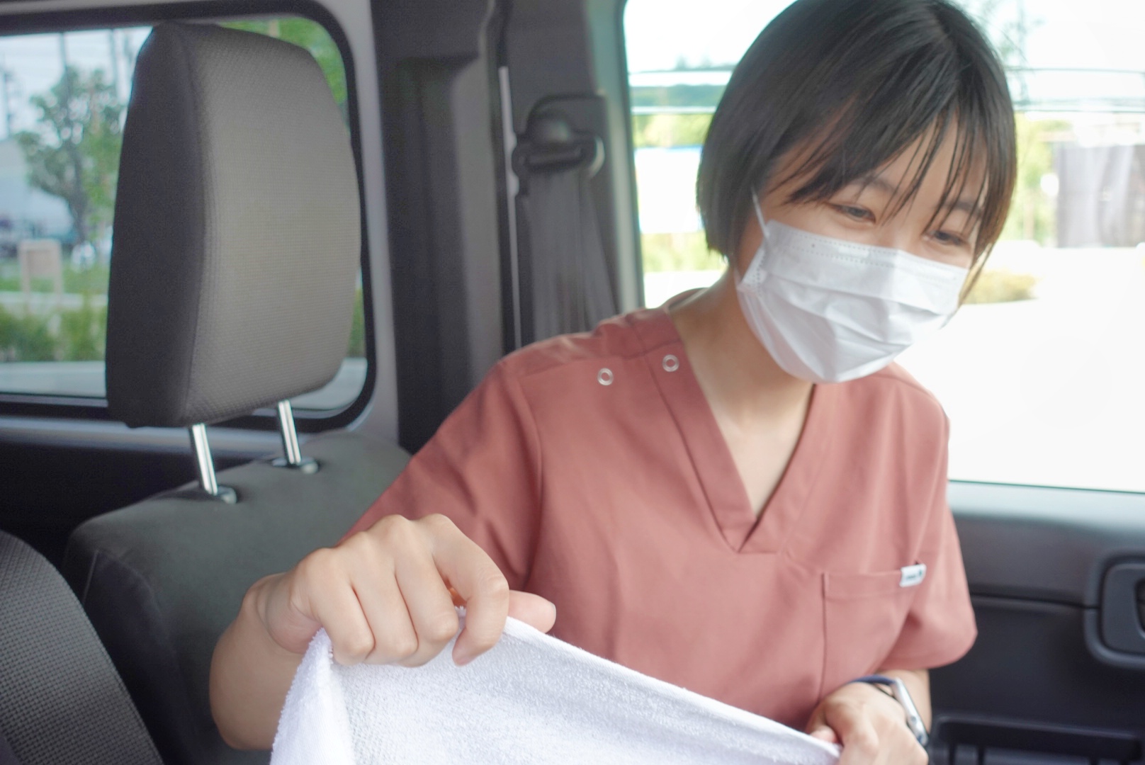介護タクシー同乗・送迎サポートの様子
